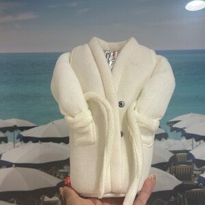 Puffin Bottle cooler spa robe design